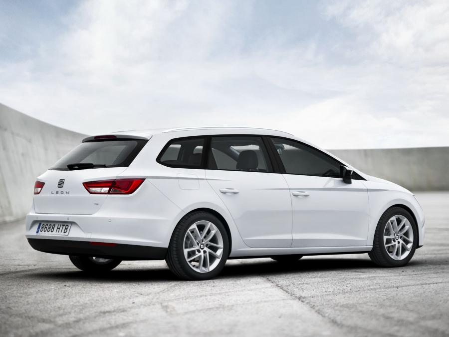  Seat Leon ST 2013 года  (фото 9 из 17)